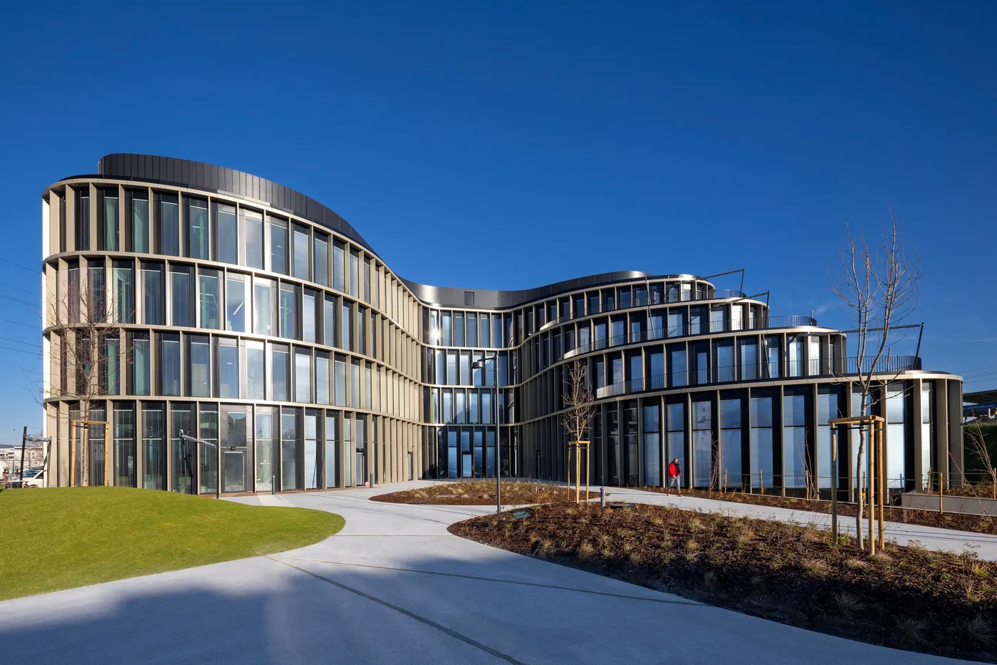 Nádvorie a exteriér budovy Biometrics House